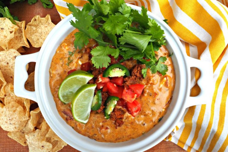 queso dip, homemade quesdo dip, easy queso dip, chorizo appetizer, chorizo queso dip, queso dip with chorizo, dip recipes, amazing dip recipes, dip recipes for football parties, game day appetizer ideas