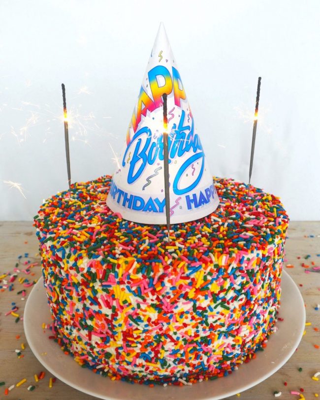 funfetti, homemade funfetti recipe, homemade funfetti cake, birthday cake, easy birthday cake, birthday cake recipe, festive birthday cake recipe, baking, cakes, homemade cakes