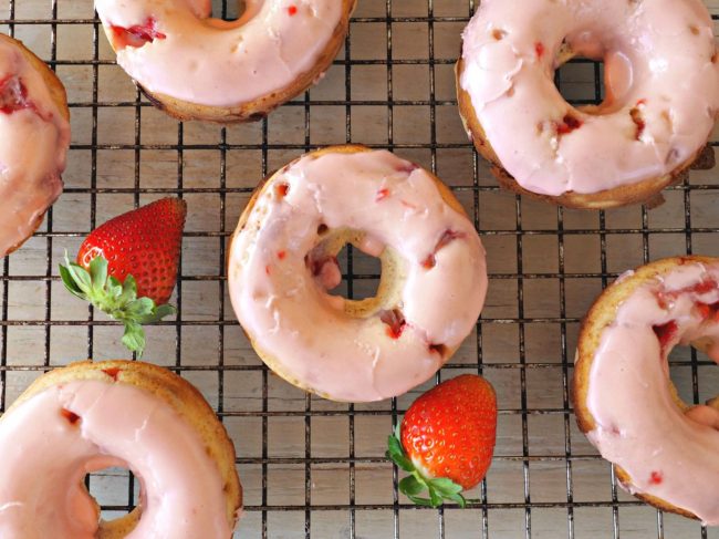 buttermilk doughnut, buttermilk baked doughnuts, baked doughnuts, strawberry doughnuts, baked doughnuts, breakfast recipes, easy breakfast recipes,