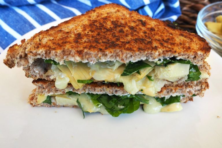 grilled cheese, grilled cheese ideas, fancy grilled cheese, gourmet grilled cheese recipes, lunch, easy lunch ideas, sandwiches, sandwich recipes, hot sandwich recipes, spinach lunch recipes, artichoke recipes,artichoke dip,