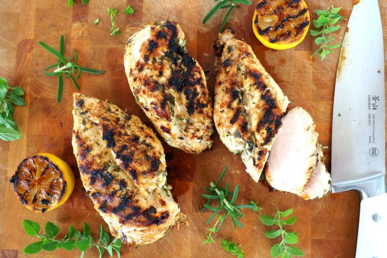 lemon marinade, herb marinade, marinated chicken recipe, healthy chicken dinner recipe, grilled chicken recipe, marinade for grilled chicken, rosemary chicken, thyme chicken, grilling recipe, grilled chicken,