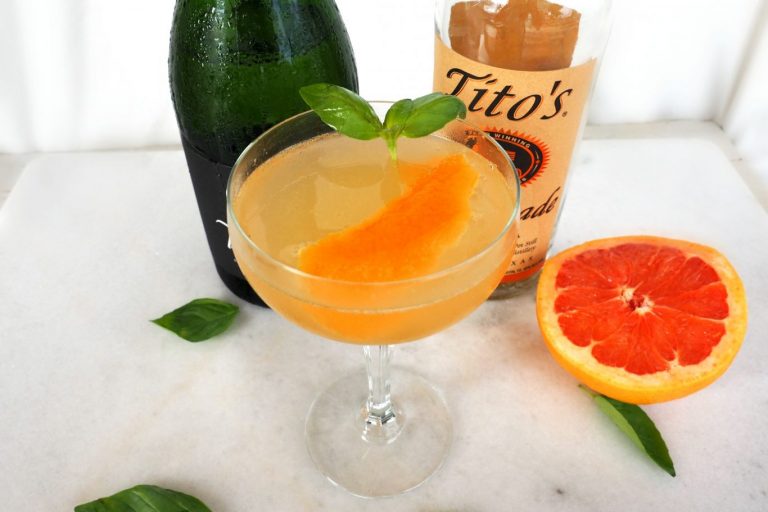 sparkling grapefruit cocktail, champagne cocktail, vodka cocktail, vodka grapefruit, vodka grapefruit cocktail, grapefruit juice