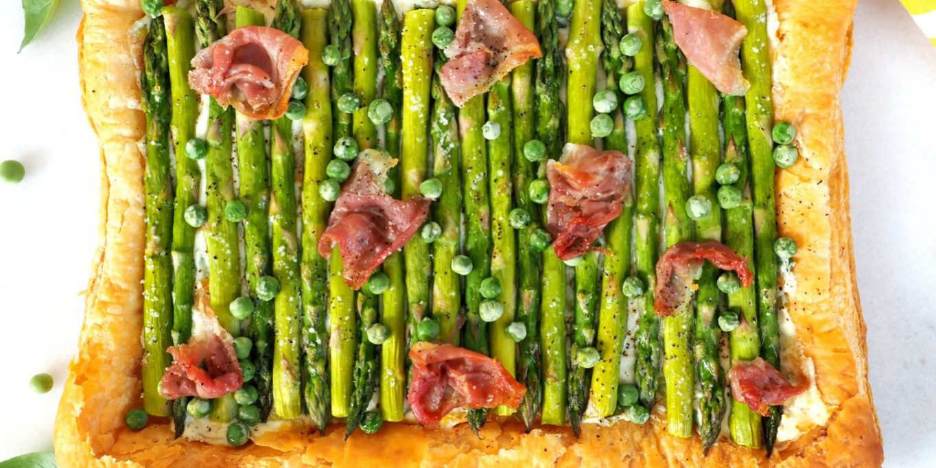 Asparagus in Puff Pastry puff pastry appetizers, puff pastry asparagus, asparagus recipe, asparagus appetizer ideas, asparagus and prosciutto, baked asparagus ideas, side dish recipe with asparagus, ricotta and puff pastry, spring inspired appetizers, appetizers for spring