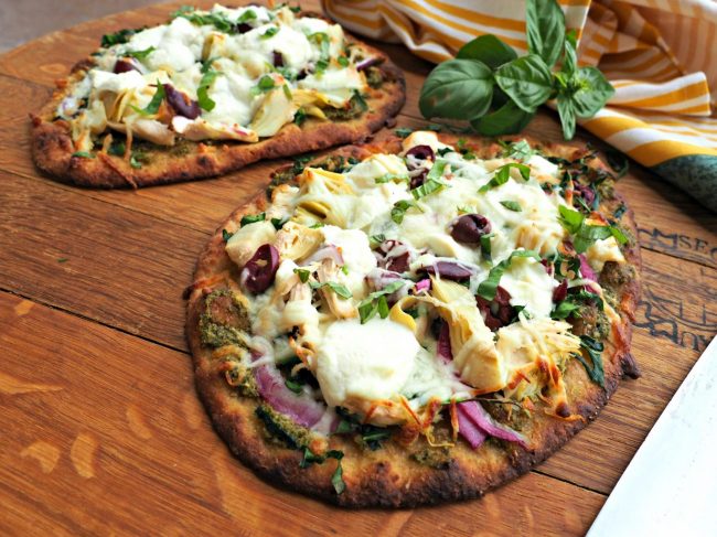 naan pizza, naan pizza recipes, naan bread, chicken pizza idea, easy pizza recipe, store bought crust pizza recipe,artichoke pizza recipe, chicken pesto pizza, dinner, quick dinner, weeknight dinners,