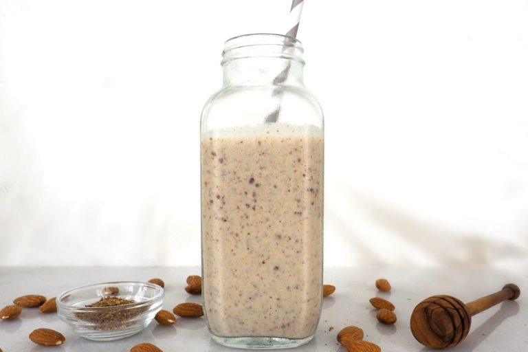 smoothie recipe, almond smoothie, flaxseed smoothie, banana smoothie, easy smoothie ideas, smoothie recipes