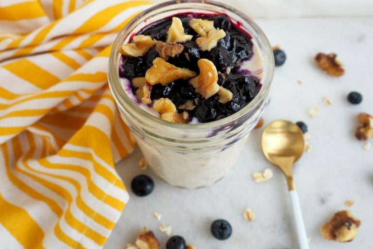 overnight oats, overnight oats recipe, how to make overnight oaks, healthy overnight oats, healthy overnight oats recipe with blueberry, blueberry overnight oats, make ahead breakfast idea, healthy breakfast ideas, healthy make ahead breakfast recipes