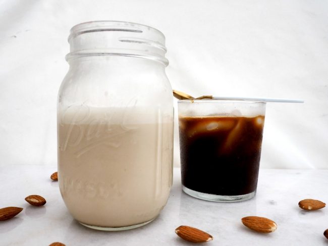 almond milk coffee creamer, coffee creamer, healthy coffee creamer, how to make coffee creamer