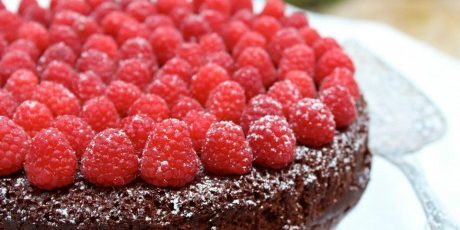 Flourless Chocolate Cake how to make flourless chocolate cake, easy flourless chocolate cake, homemade flourless chocolate cake, gluten free chocolate cake, gluten free baking, gluten free cake recipes, chocolate cake, decadent chocolate cake