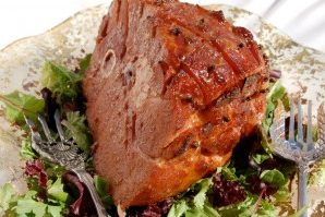 easy baked ham recipe, baked ham recipe, easy baked ham, how to make a baked ham, easy glaze for baked ham, dijon strawberry glaze, how to make a glaze for a ham, glazed ham recipe, brown sugar glaze, brown sugar glaze for ham