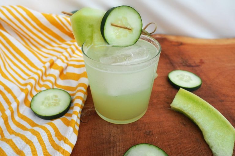 cucumber cocktail, cocktail recipe with cucumber, cocktail recipe with melon, melon cocktail, melon cucumber cocktail recipe, cucumber melon cocktail recipe, refreshing cucumber vodka cocktail, cucumber vodka cocktail, easy cocktail recipes, free online cocktail recipes, vodka cocktail recipes, vodka cocktails, easy vodka cocktails, quick vodka cocktails