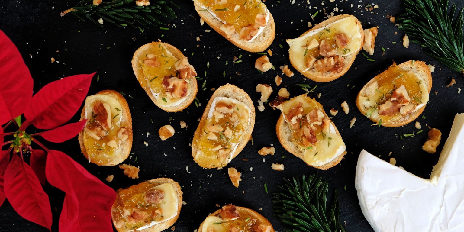 easy crostini recipe, quick crostini recipe, 5 minute appetizers, 5 minute gourmet appetizer, easy appetizer recipe, fig appetizer recipe, easy fig appetizer recipe, quick fig appetizer recipe, holiday fig appetizer recipe, holiday fig recipes, easy brie recipes, easy brie appetizer recipe, easy brie appetizer, quick brie appetizer, baked brie recipe, holiday recipes ideas, quick holiday recipes, Christmas appetizer recipe, easy Christmas appetizer ideas, easy appetizer recipe in 10 min, free online appetizer recipe, fig and brie recipe, easy fig and brie appetizer recipe, quick fig and brie recipe, appetizer ideas for the holidays, holiday party appetizer, easy holiday party appetizers