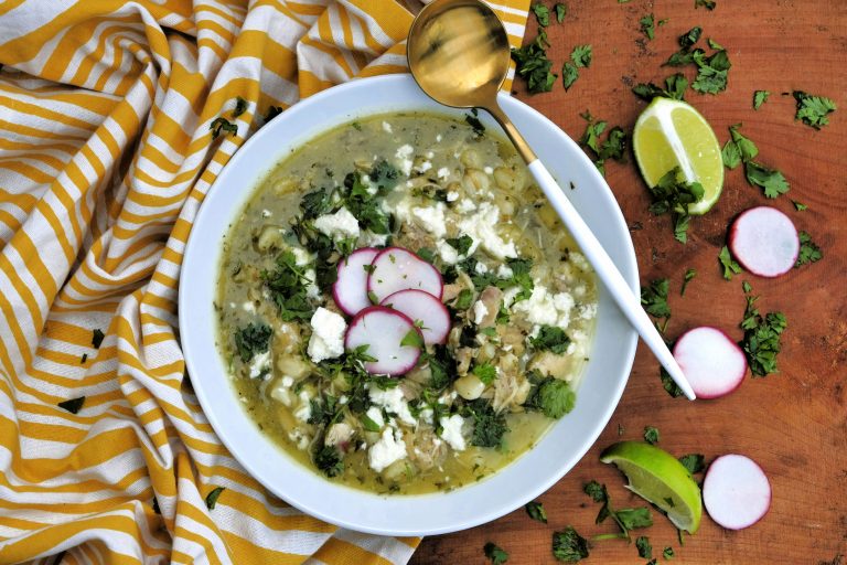 how to make posole, easy posole recipe, chicken posole recipe, posole verde recipe, posole with tomatillos recipe, mexican soup recipe, homemade posole, mexican soup reicpes, easy mexican soups, hominy, soup recipe with hominy, soup recipe with tomatillos, tomatillos recipes, easy recipes with tomatillos, soup recipes, easy soup recipe, homemade soup recipes, yummy soup recipes for winter, spicy soup recipes, latino soup recipes, soups, how to make soups,