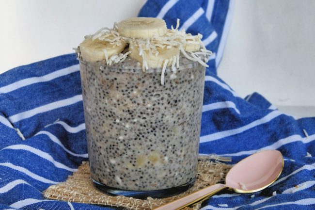 chia seed pudding, banan pudding recipe, how to make chia seed pudding, chia seed pudding with coconut milk, coconut milk chia seed pudding, banana chia pudding, chia coconut pudding, healthy breakfast recipes, healthy breakfast, easy breakfast recipes, make ahead breakfast recipe, make ahead breakfast, overnight breakfast recipe, overnight chia pudding, overnight chia seed pudding