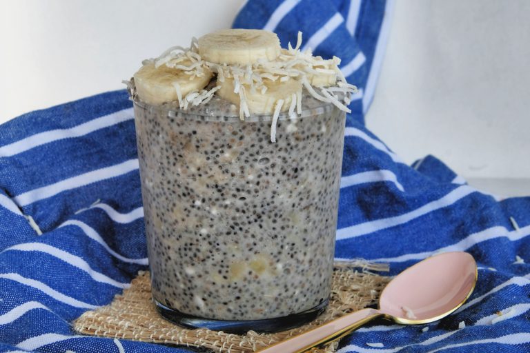 chia seed pudding, banan pudding recipe, how to make chia seed pudding, chia seed pudding with coconut milk, coconut milk chia seed pudding, banana chia pudding, chia coconut pudding, healthy breakfast recipes, healthy breakfast, easy breakfast recipes, make ahead breakfast recipe, make ahead breakfast, overnight breakfast recipe, overnight chia pudding, overnight chia seed pudding