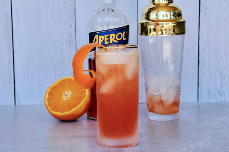 bourbon cocktail, easy bourbon cocktail, quick bourbon cocktail, bourbon aperol cocktail, aperol cocktail, aperol cocktail recipes, quick aperol cocktails, summer bourbon cocktails, bourbon orange cocktail, aperol orange cocktail, cocktails,