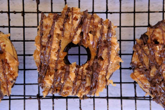 baked doughnut, baked doughnut recipe, easy baked doughnut recipe, free online doughnut recipes, baked doughnut ideas, breakfast recipes, easy breakfast recipes, homemade breakfast recipe, breakfast baking recipes, easy baking recipes, quick baking recipes, Samoa doughnuts, doughnut recipe with Samoa topping, Samoa recipe, how to make Samoa Cookie, Samoa girl scout cookie recipe,