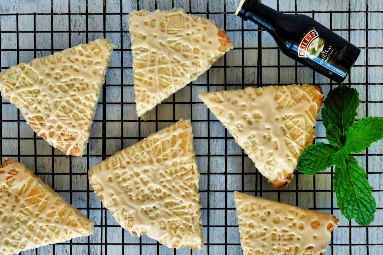bailey's recipes, st patrick's day recipes, st patricks day recipes, easy recipes for st patrick's day, st patrick's day breakfast ideas, breakfast recipes for st patricks, day, bailey's recipes, recipes using baileys, breakfast recipes using bailey's, baileys scones, baking with baileys, breakfast recipes for st patricks days, breakfast baking ideas, baking recipes easy, easy baking recipes, scone recipes, easy scone recipe, homemade scone recipes,