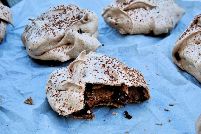 gluten free desserts, gluten free cookie recipe, easy cookie recipe, quick cookie recipes, meringues, how to make meringues, easy meringue recipe, chocolate meringue cookies, gluten free cookie recipe, cookies, free online cookie recipes, chocolate cookie recipe, chocolate desserts, easy chocolate desserts, gluten free chocolate cookies, gluten free chocolate recipes