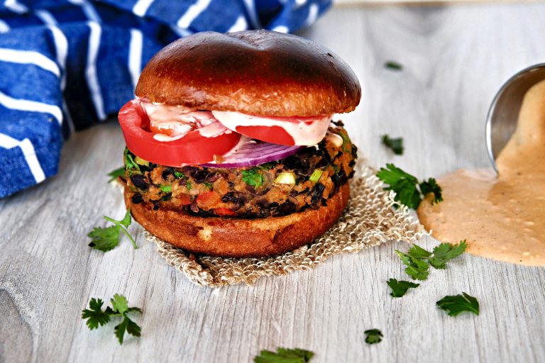 how to make a black bean burger, homemade black bean burger, black bean burger recipe, dinner recipes, vegetarian, summer grilling recipes, summer dinner recipes, summer recipes, healthy dinner recipe, black bean recipes, easy black bean recipes
