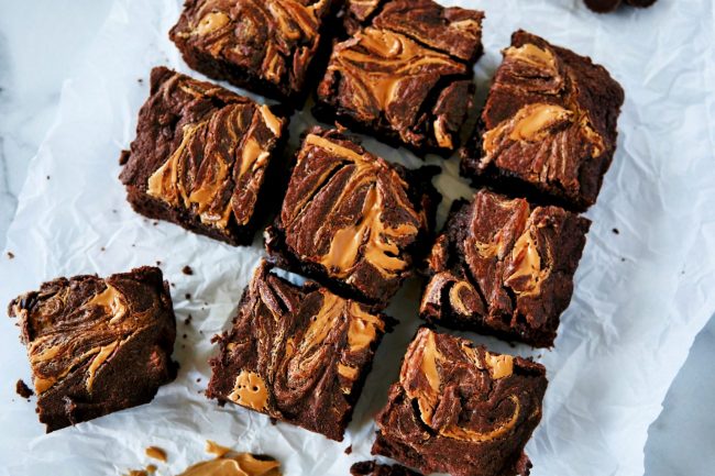 homemade brownies, easy brownie recipe, homemade brownies, how to make homemade brownies, swirl brownies, peanut butter swirl brownie recipe, homemade peanut butter brownies, peanut butter brownies recipe, dessert recipes, dessert baking easy, easy baking desserts, easy desserts, make ahead dessert recipes, make ahead peanut butter desserts, peanut butter dessert recipe,