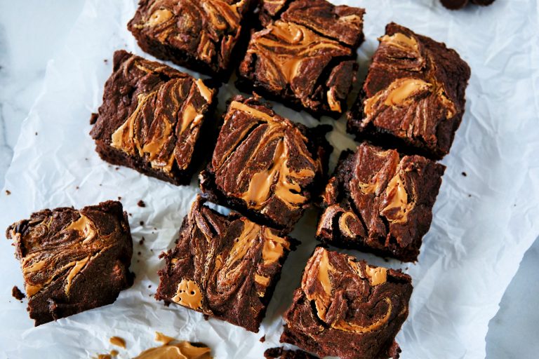 homemade brownies, easy brownie recipe, homemade brownies, how to make homemade brownies, swirl brownies, peanut butter swirl brownie recipe, homemade peanut butter brownies, peanut butter brownies recipe, dessert recipes, dessert baking easy, easy baking desserts, easy desserts, make ahead dessert recipes, make ahead peanut butter desserts, peanut butter dessert recipe,