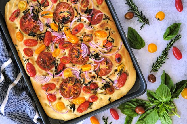 how to make focaccia, easy focaccia recipe, homemade focaccia with tomatoes, tomato focaccia recipe, easy focaccia recipe, best ever focaccia recipe, easy focaccia, homemade bread recipe, bread recipe, easy bread recipe, how to make bread, baking recipes, easy baking recipes,