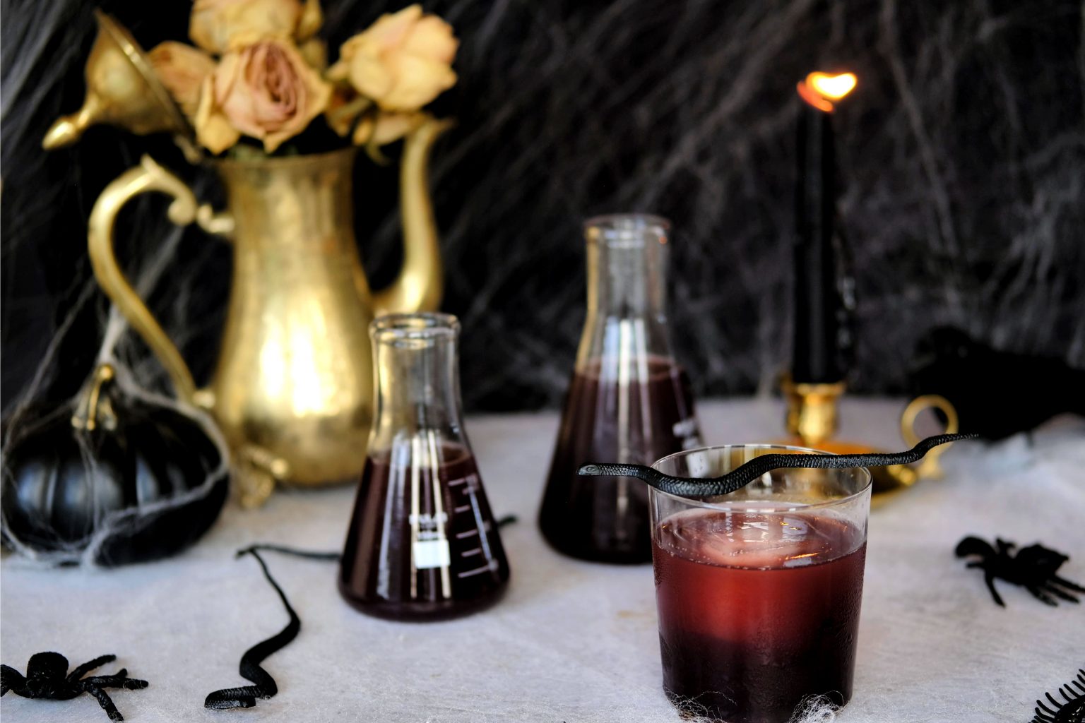 Halloween Cocktail halloween cocktail recipe, easy halloween cocktail recipe, halloween cocktail recipe, easy cocktail recipes for halloween, spooky halloween cocktails,. bourbon cocktail recipe, easy bourbon cocktail recipe, blackberry cocktail, blackberry cocktail recipes, easy blackberry cocktail recipe