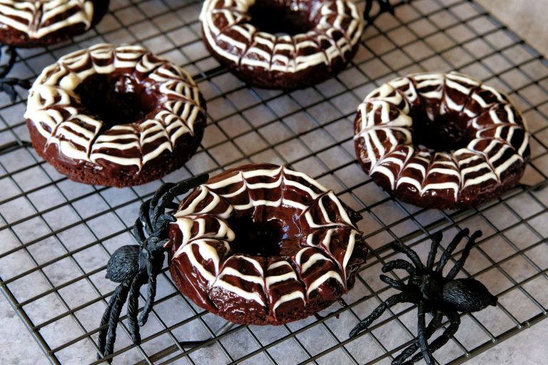 halloween breakfast, halloween breakfast ideas, easy halloween breakfast recipes, fun breakfast ideas for halloween, spooky breakfast recipe for halloween, breakfast recipes, baked doughnut, chocolate baked doughnuts, chocolate doughnuts, homemade doughnuts, yeast free doughnut recipe, baked doughnuts easy