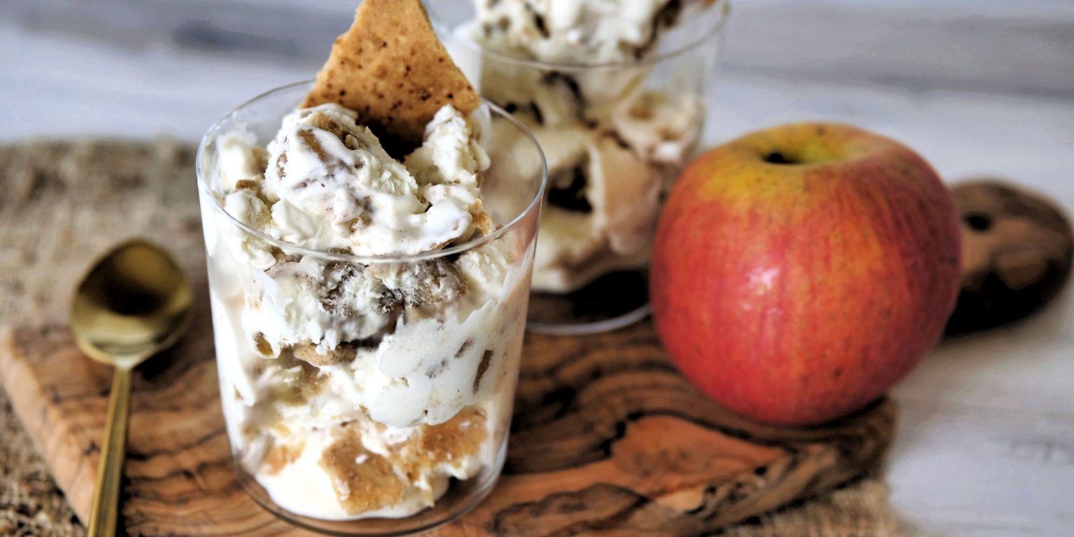 Apple Pie Ice Cream no churn ice cream, how to make no churn ice cream, no churn ice cream recipe, apple pie, apple pie ice cream, apple pie ice cream recipe, homemade apple pie ice cream, apple pie ice cream recipe easy, ice cream, homemade ice cream, fall dessert ideas, autumn dessert ideas