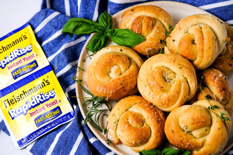 dinner rolls, homemade dinner rolls, easy dinner rolls recipe, how to make homemade d