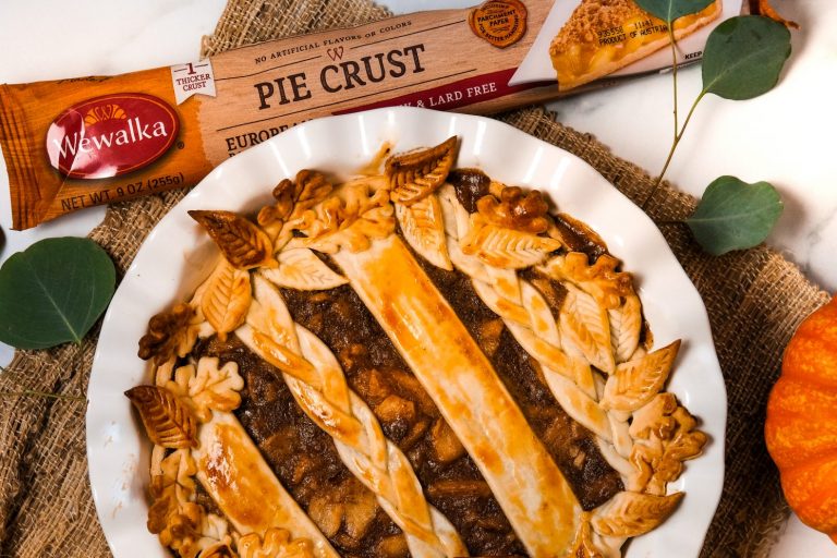 pie recipes for thanksgiving, thanksgiving recipes, easy thanksgiving dessert recipe, thanksgiving dessert recipes, thanksgiving pie recipes, pear pie recipe, homemade pear pie recipe, easy pear pie recipe, baking recipes, easy thanksgiving baking recipes, thanksgiving ideas