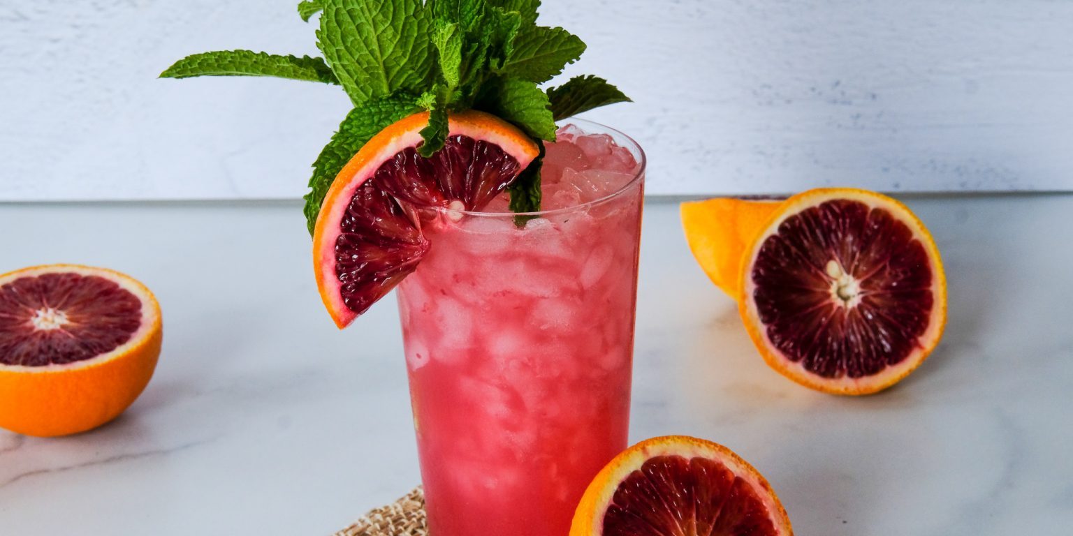 mojito, how to make a mojito, mojito recipe, easy mojito recipe, blood orange mojito recipe, easy blood orange mojito recipe, quick blood orange mojito recipe, rum cocktails, easy rum cocktails, valentines day cocktail ideas,