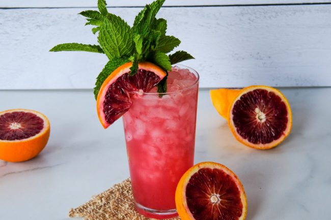 mojito, how to make a mojito, mojito recipe, easy mojito recipe, blood orange mojito recipe, easy blood orange mojito recipe, quick blood orange mojito recipe, rum cocktails, easy rum cocktails, valentines day cocktail ideas,