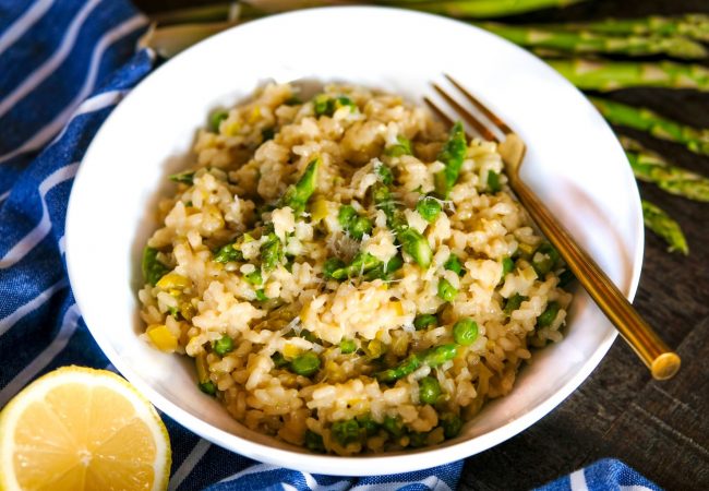 Spring Risotto risotto, how to make risotto, easy risotto recipe, how to make homemade risotto, spring inspired risotto, risotto with asparagus and peas, risotto with asparagus, vegetarian dinner recipe,