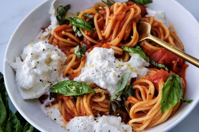 homemade spaghetti sauce, easy spaghetti sauce, how to make homemade spaghetti sauce, quick spaghetti sauce, light spaghetti sauce, spaghetti sauce with burrata,