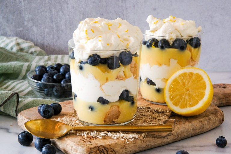 homemade lemon curd, how to make lemon curd, lemon curd dessert recipe, lemon and blueberry desserts, summer dessert, desserts for summer, easy desserts for summer, lemon curd parfait, parfaits for dessert, easy summer parfaits, how to make parfaits