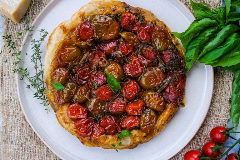 tomato and herb tart, easy tomato and herb tart, puff pastry tart, savory puff pastry tart, easy side dish recipe, tomato side dish recipe, puff pastry pie side dish recipe, side dish recipes, gourmet side dish recipe, tomato and herb recipes