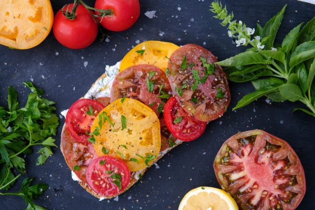 tomato sandwich, tomato sandwich recipe, open face tomato sandwich, tomato sandwich recipe, tomato toast recipe, tomato and ricotta toast, tomato and ricotta sandwich