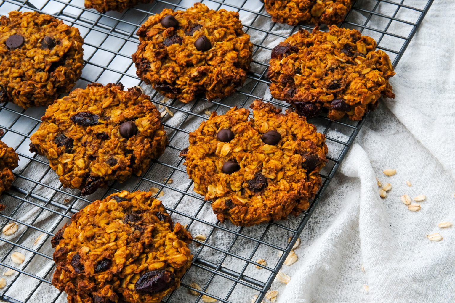 healthy breakfast pumpkin cooking, healthy cookies, breakfast cookies, healthy breakfast cookies for fall, pumpkin cookies, healthy pumpkin cookies, oatmeal breakfast cookies, pumpkin spice cookies