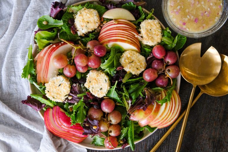 fall salad with grapes, fall salad with apples, fall salad with pear, fall inspired salad, autumn salad recipe, autumn salads, salad recipes for fall, salad recipes for autumn, roasted grapes, roasted grape recipes