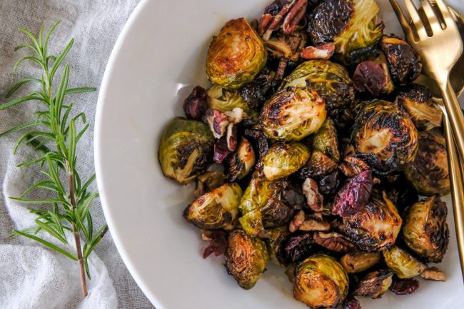 brussels sprouts, roasted Brussels sprouts, easy roasted Brussels sprouts, thanksgiving side dish recipes, easy thanksgiving side dish recipes, how to cook Brussels sprouts, how to roast Brussels sprouts