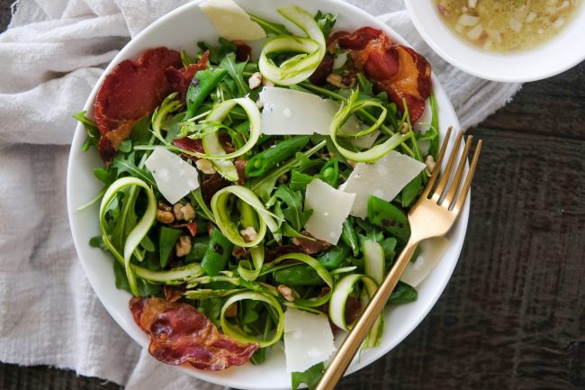 easy arugula salad, homemade arugula salad recipes, pancetta and asparagus, asparagus salad, sugar snap pea salad, pancetta crips, shallot vinaigrette