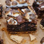 how to make s'mores brownies, s'mores brownies recipes, easy s'more brownies, summer dessert recipes, easy summer dessert recipes, homemade summer dessert recipes, homemade brownie recipes, brownies, best ever s'mores brownies, summer bbq dessert recipes,desserts for a summer cookout, summer cookout dessert recipe