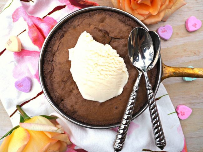 dessert for two, homemade brownie, skillet brownie, brownie recipe for 2 people, dessert for 2, chocolate, chocolate dessert, easy chocolate dessert, homemade chocolate dessert,