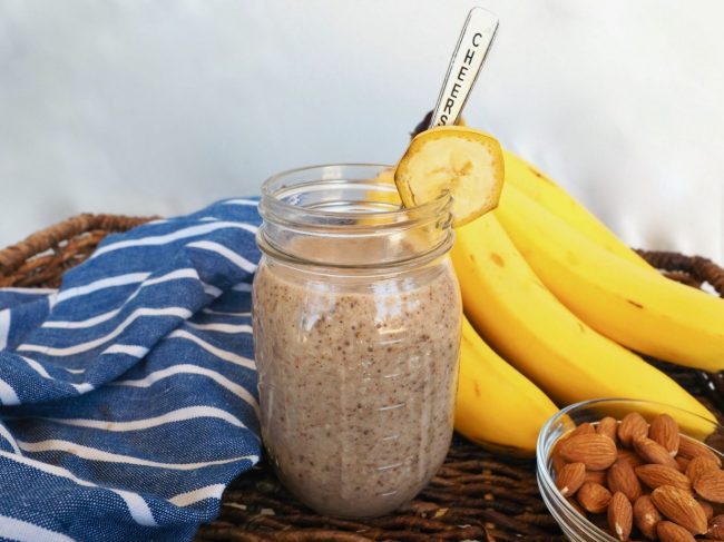 Banana Almond Smoothie smoothie recipes, healthy smoothies, almond smoothies, smoothies with almond, banana smoothie, smoothie with banana, breakfast, healthy breakfast on the go, healthy breakfast, almond milk recipes, almond milk breakfast recipes,