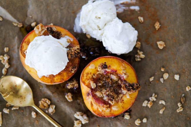 simple roasted peaches, roasted peaches, how to roast peaches, easy peach dessert, peach dessert recipe, quick peach dessert recipe, quick peach dessert, peach crumble recipe
