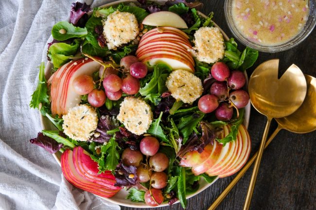 fall salad with grapes, fall salad with apples, fall salad with pear, fall inspired salad, autumn salad recipe, autumn salads, salad recipes for fall, salad recipes for autumn, roasted grapes, roasted grape recipes